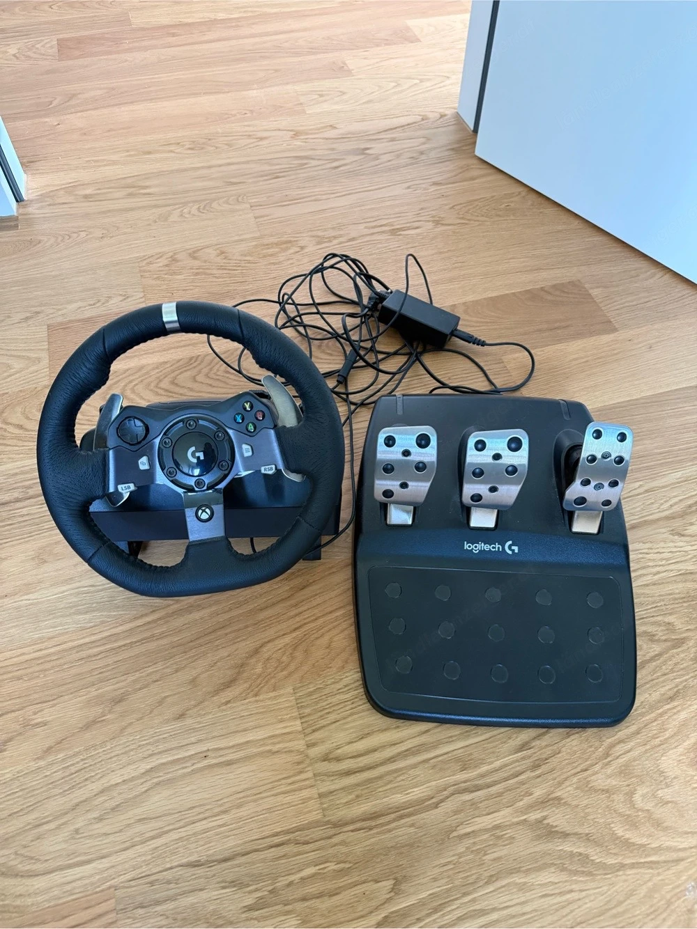 Logitech G920 Driving Force Rennlenkrad + Pedale (für Xbox & PC)
