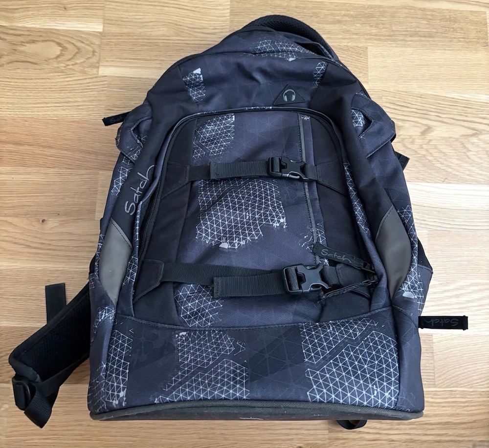 Satch Pack Rucksack Schulrucksack schwarz grau