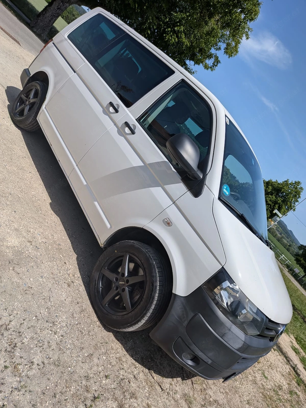 Zuverlässiger VW T5 4Motion (2014)   2.0 TDI 179 PS 2 Schiebetüren 8 Sitze