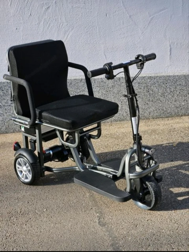 Faltbarer Elektro-scooter Elektromobil m.  entnehmb. Lithium-Akku