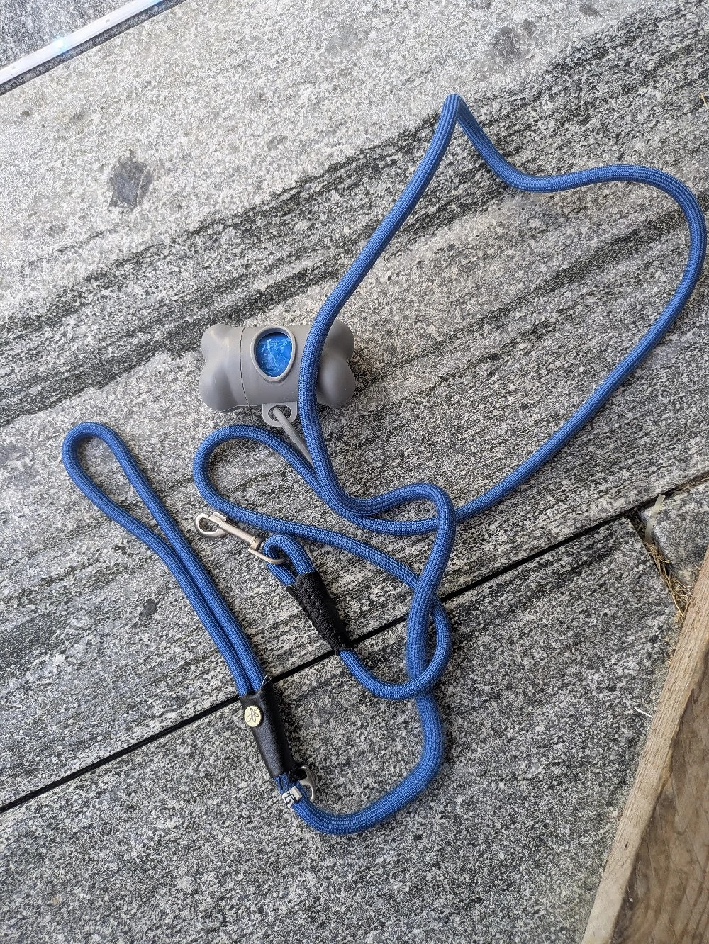 Hundeleine mit Hundekot Sackhalter