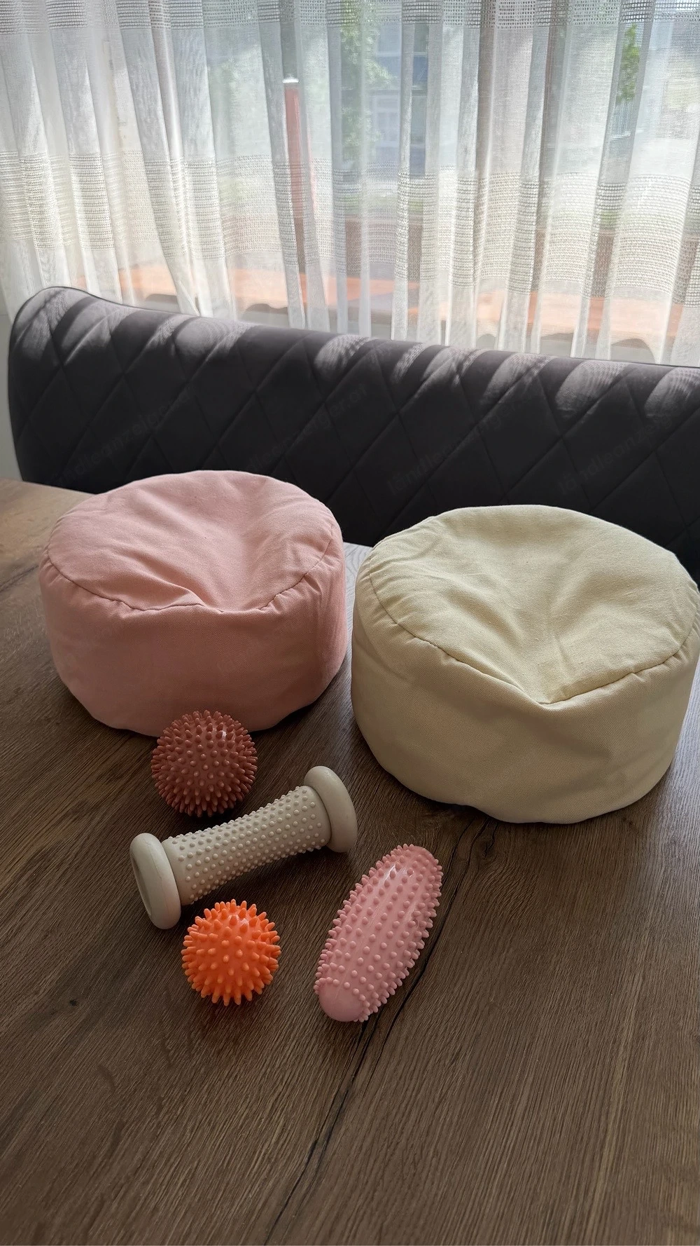 Yoga & Pilates Set: Meditationskissen & Massagebälle   Faszienräder Neu