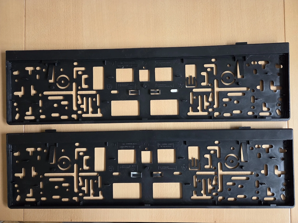 2x Kennzeichenhalter Schwarz   NEU und ungebraucht