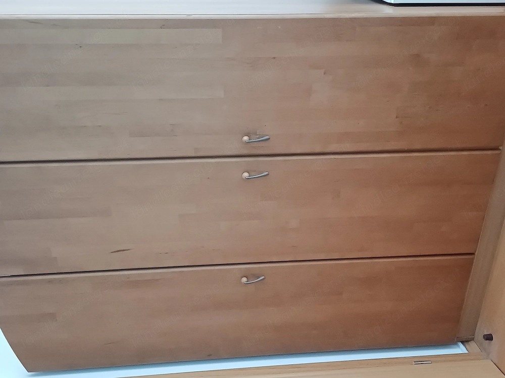 Massiver Kleiderschrank (Kernbuche)