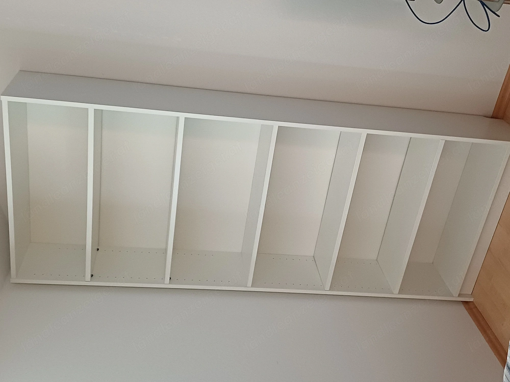 Bücherregal zu verschenken
