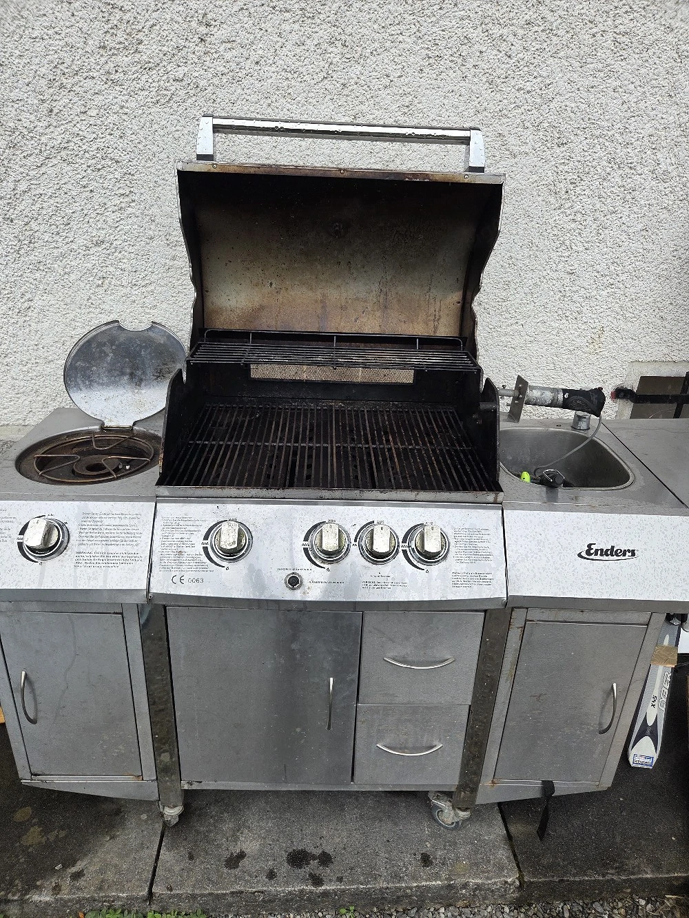Gasgrill  zu verschenken 