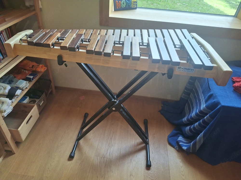 Thomann Xylophon mit hölzernen Klangplatten 