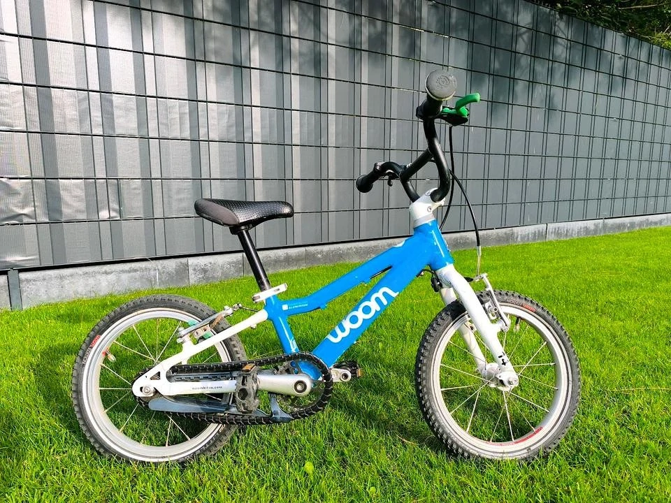 Woom 2 Kinderfahrrad 14 Zoll blau Weiß 