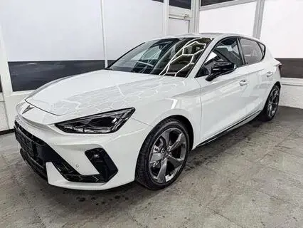 Cupra Leon 1.5 TSI MATRIX NAVI INTELLIGENT DRIVE SHZ KEYLE...