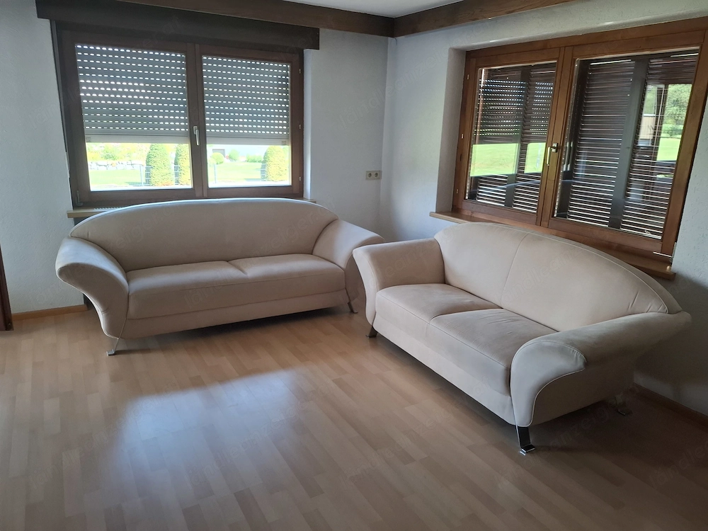 Sofas cremefarben