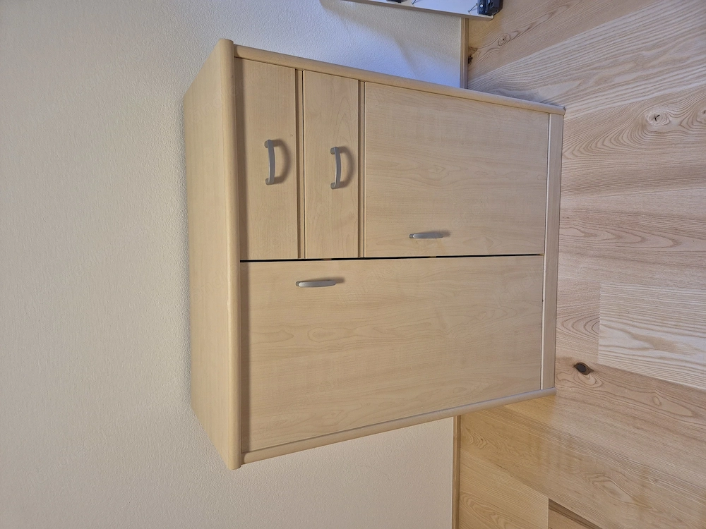 Kommode aus Holz