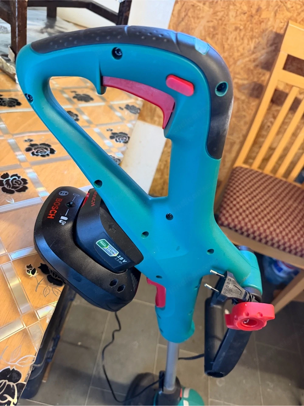 Bosch ART 26-18 LI akku Trimmer + Ladegerät