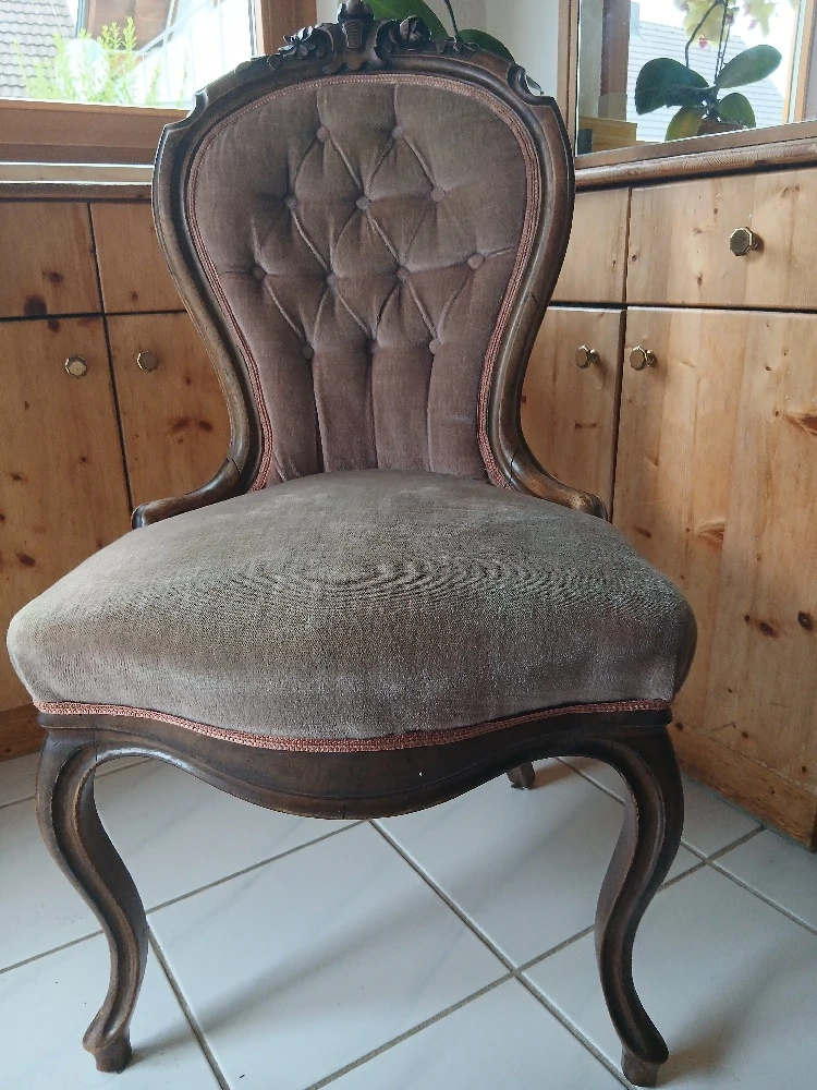 antiker Stuhl