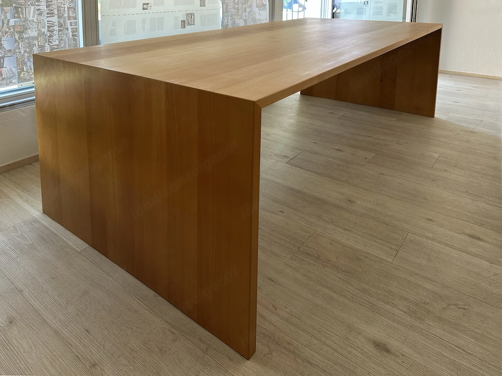 hochwertiger, großer Schreibtisch aus Buche massiv