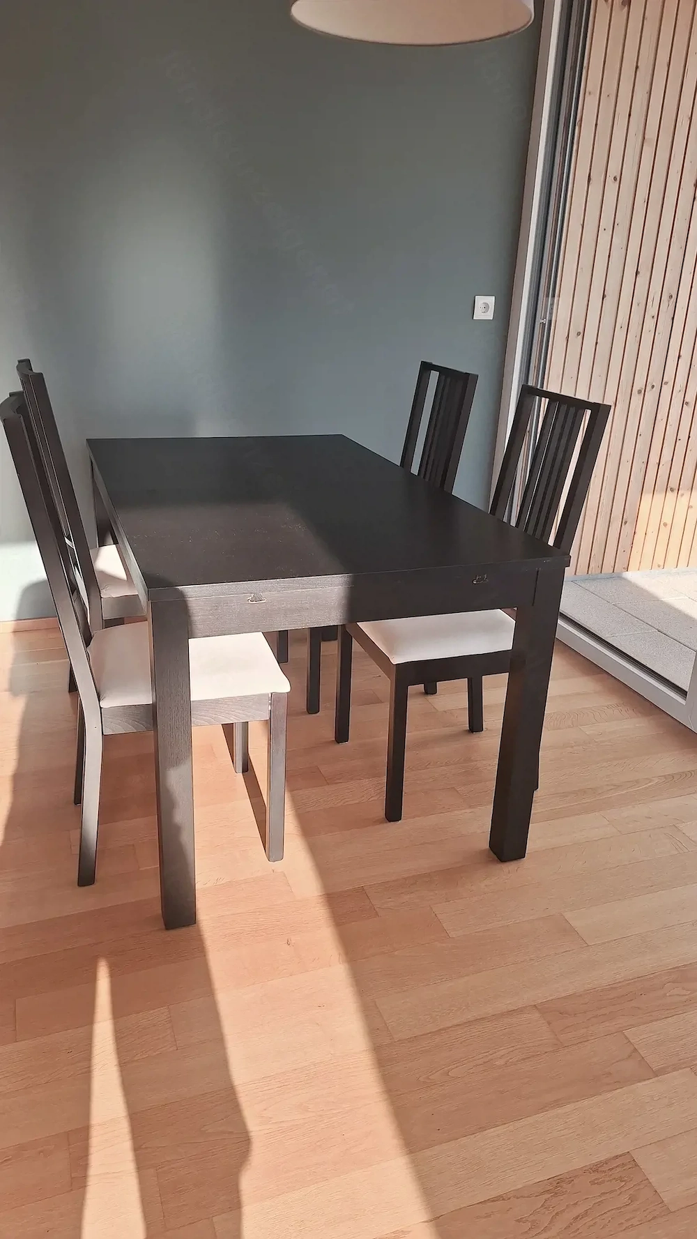 Esstisch 140x85cm und 4 Stühle