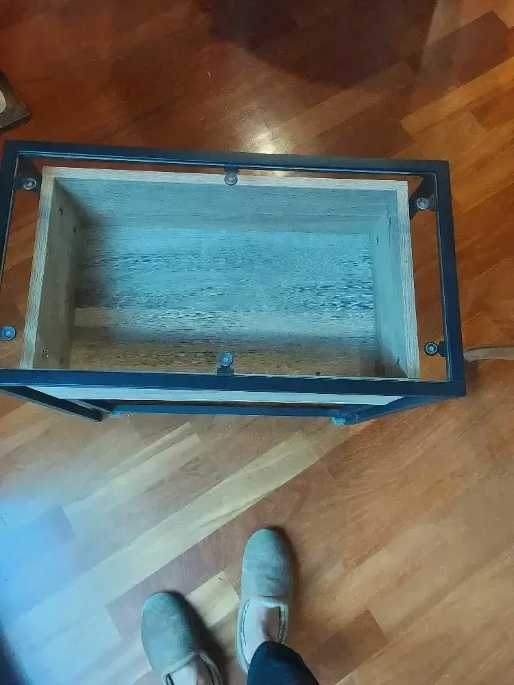 Beistelltisch aus Glas  Metall