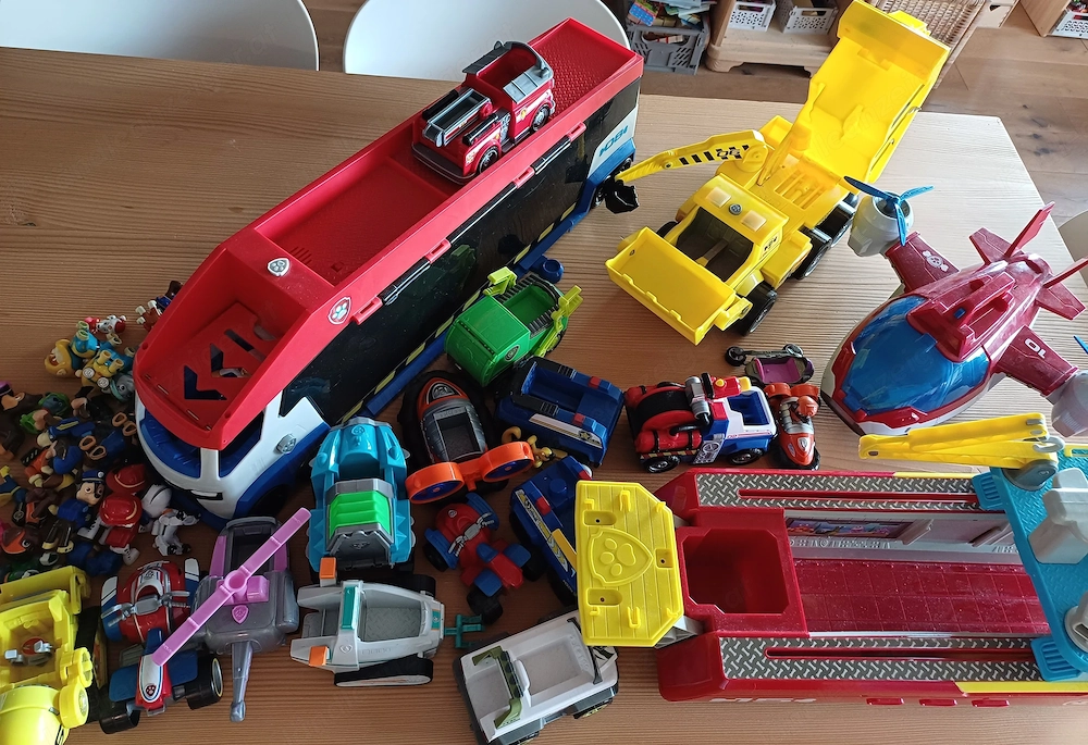 Paw Patrol Zentrale, Air Patroller, Paw Patroller und andere Fahrzeuge zu verkaufen 