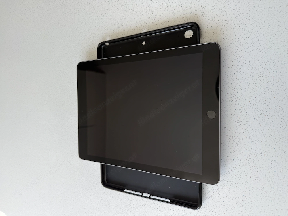 iPad 9.7 6th Gen 32GB Wifi A1893