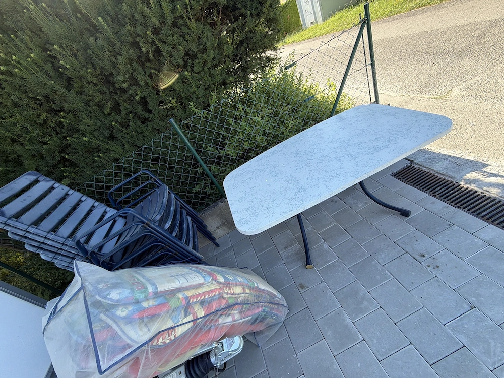 Gartentisch   Gartenmöbel   Stühle   Tisch 