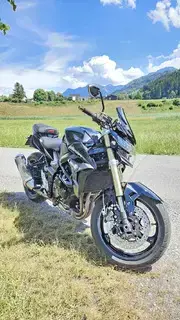 Suzuki GSR 750 Naked Bike