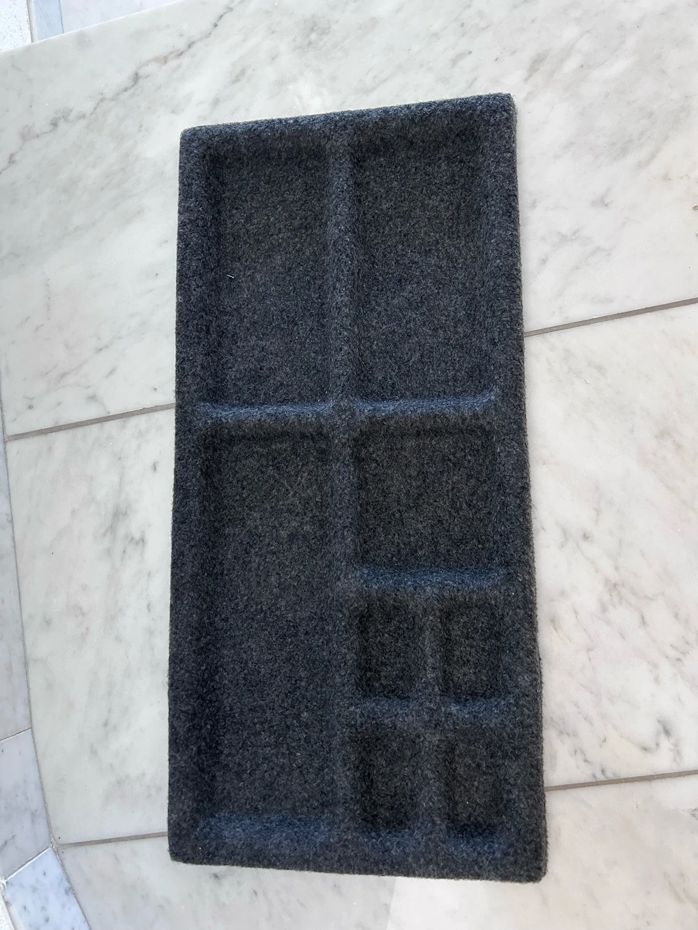 Einlegeboden für den Kleiderschrank