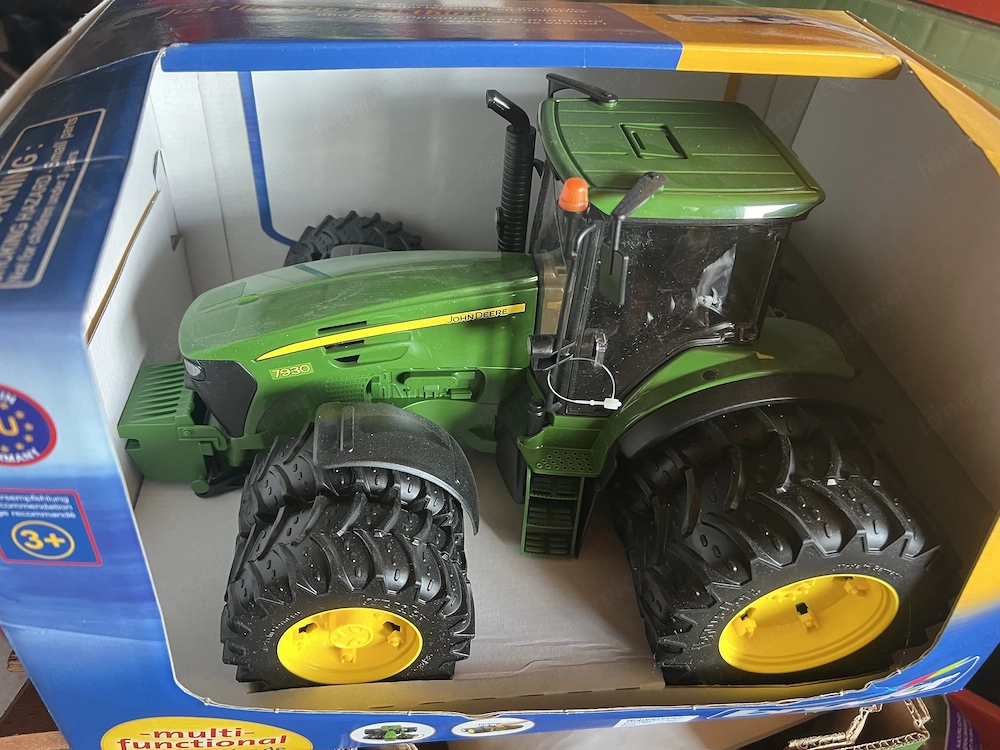Bruder John Deere 7930 Neu