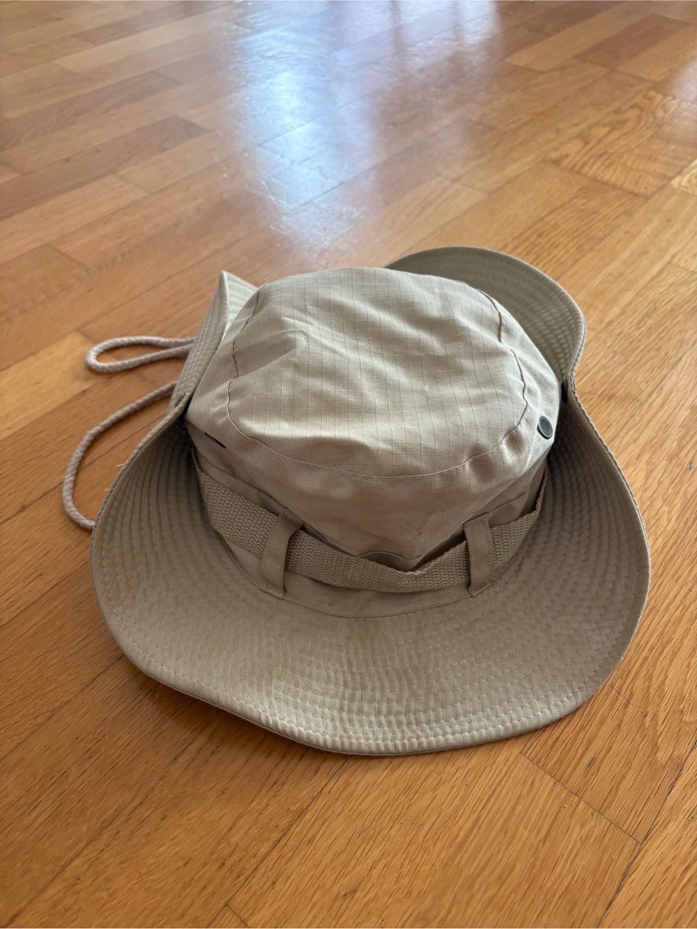 Outdoor-  Safarihut mit Kinnband - Beige - ideal für Wandern, Reisen & Angeln