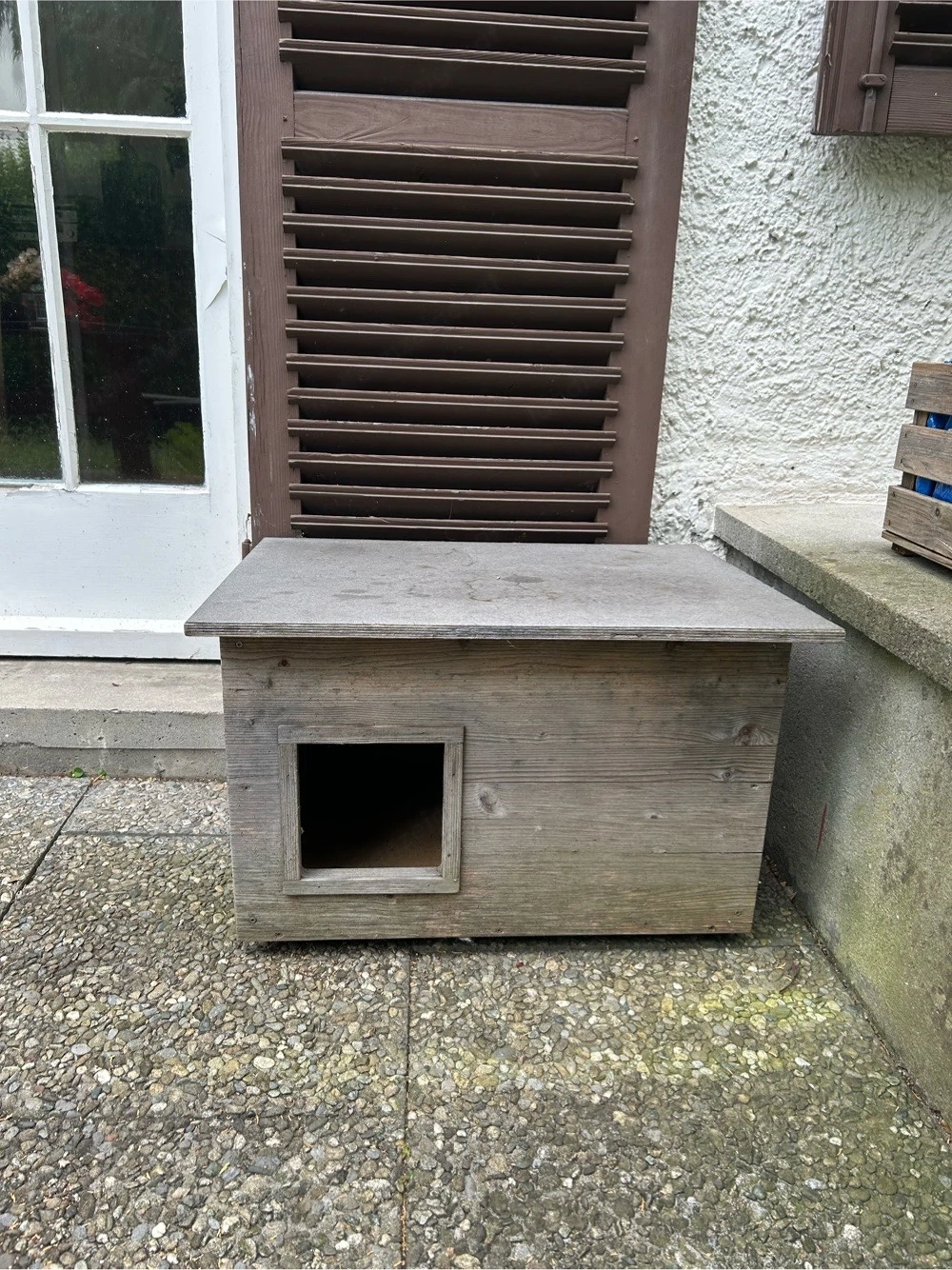 Katzenhaus isoliert