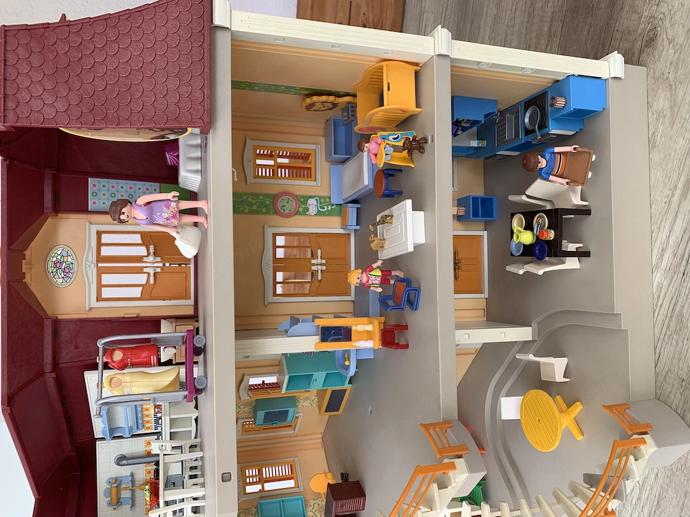 Playmobil - große Villa - inkl. Einrichtung 