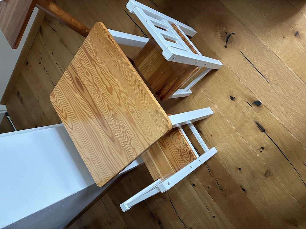 Spielsachen, Tisch für Kinder 
