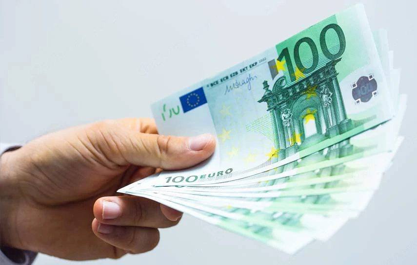 Kredite: und Investitionen für Immobilien, Landwirtschaft, Wirtschaft, Handel, Außenwirtschaft, Indu