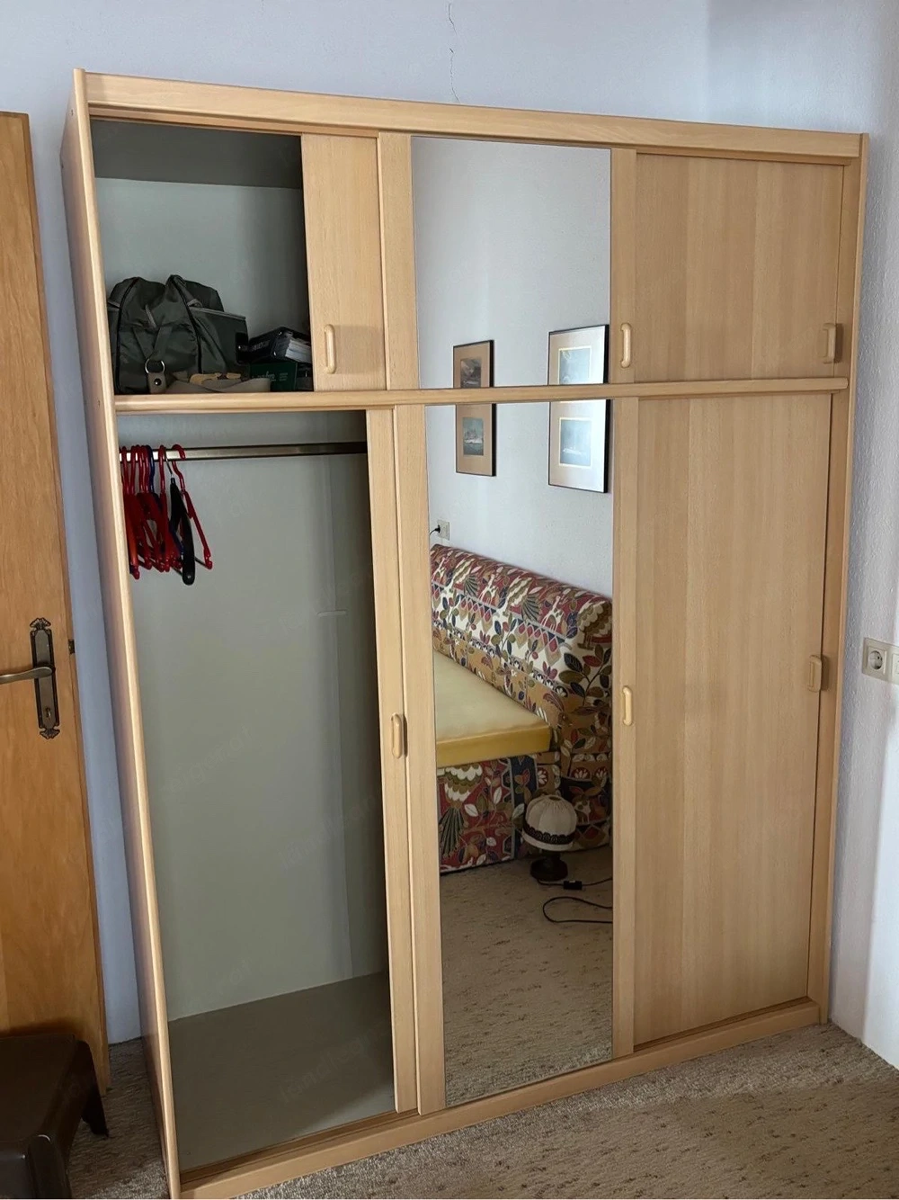 Kleiderschrank