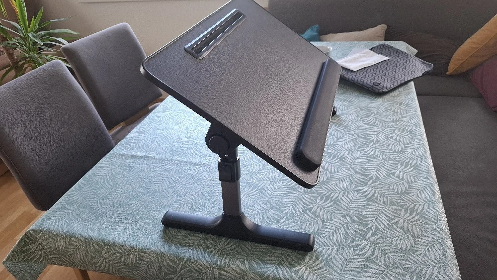 Neuwertiger Laptoptisch!