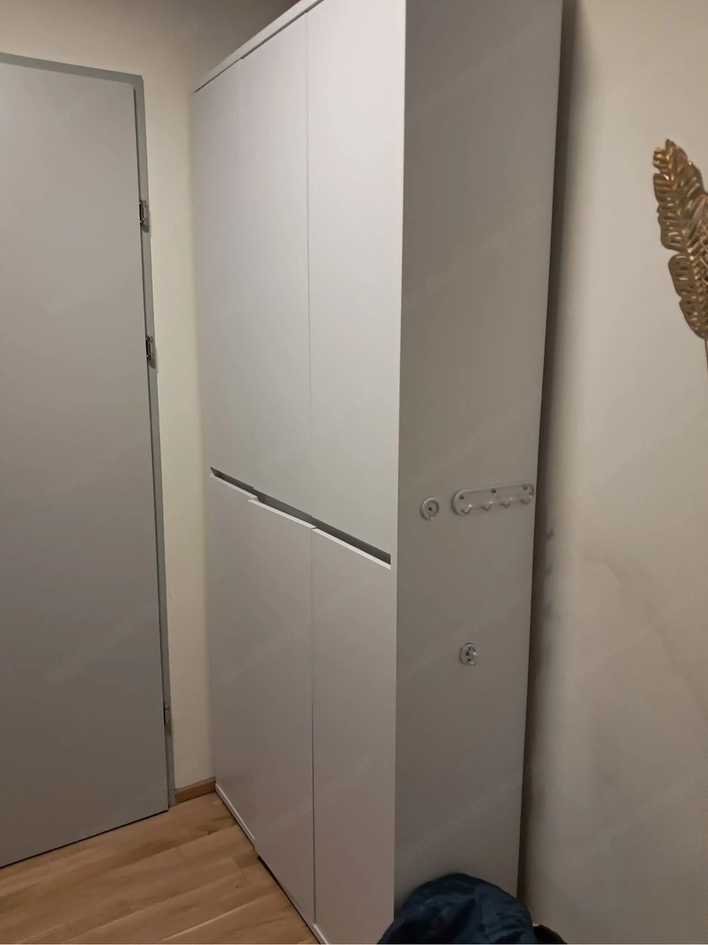 schrank mit stauraum
