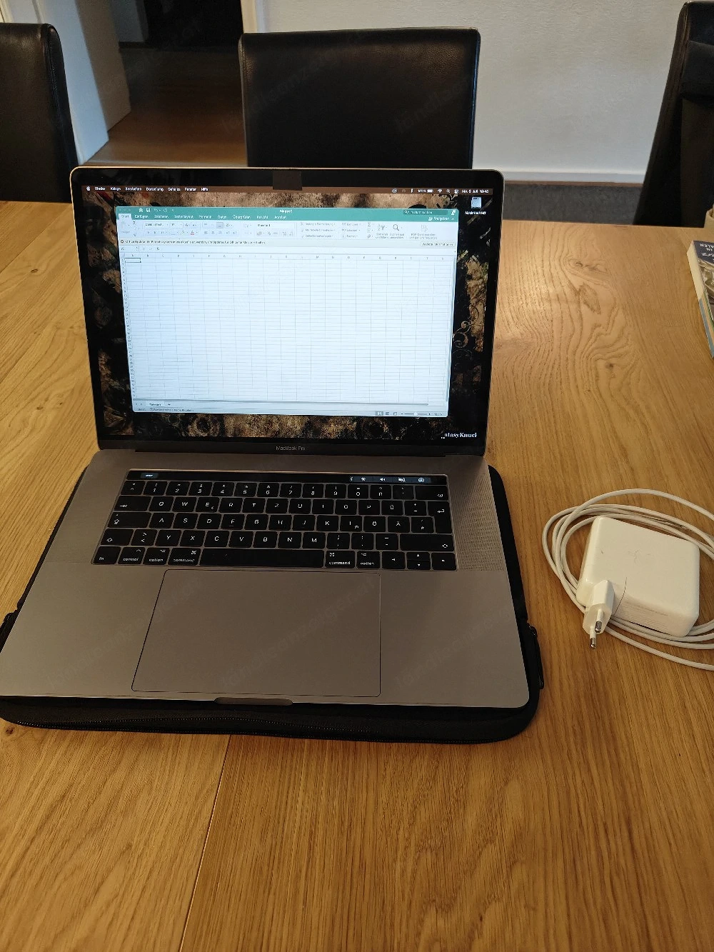 MacBook Pro (15-inch, 2017)