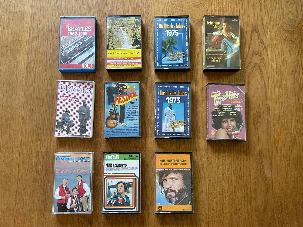 Diverse Kassetten + Kassettenrekorder