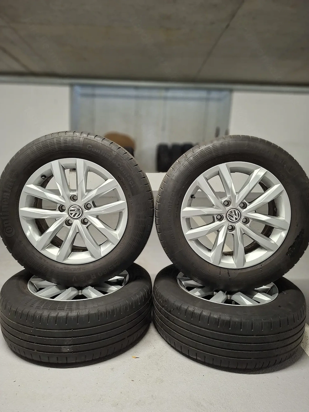 vw felgen mit reifen ( reifen sind abgefahren)