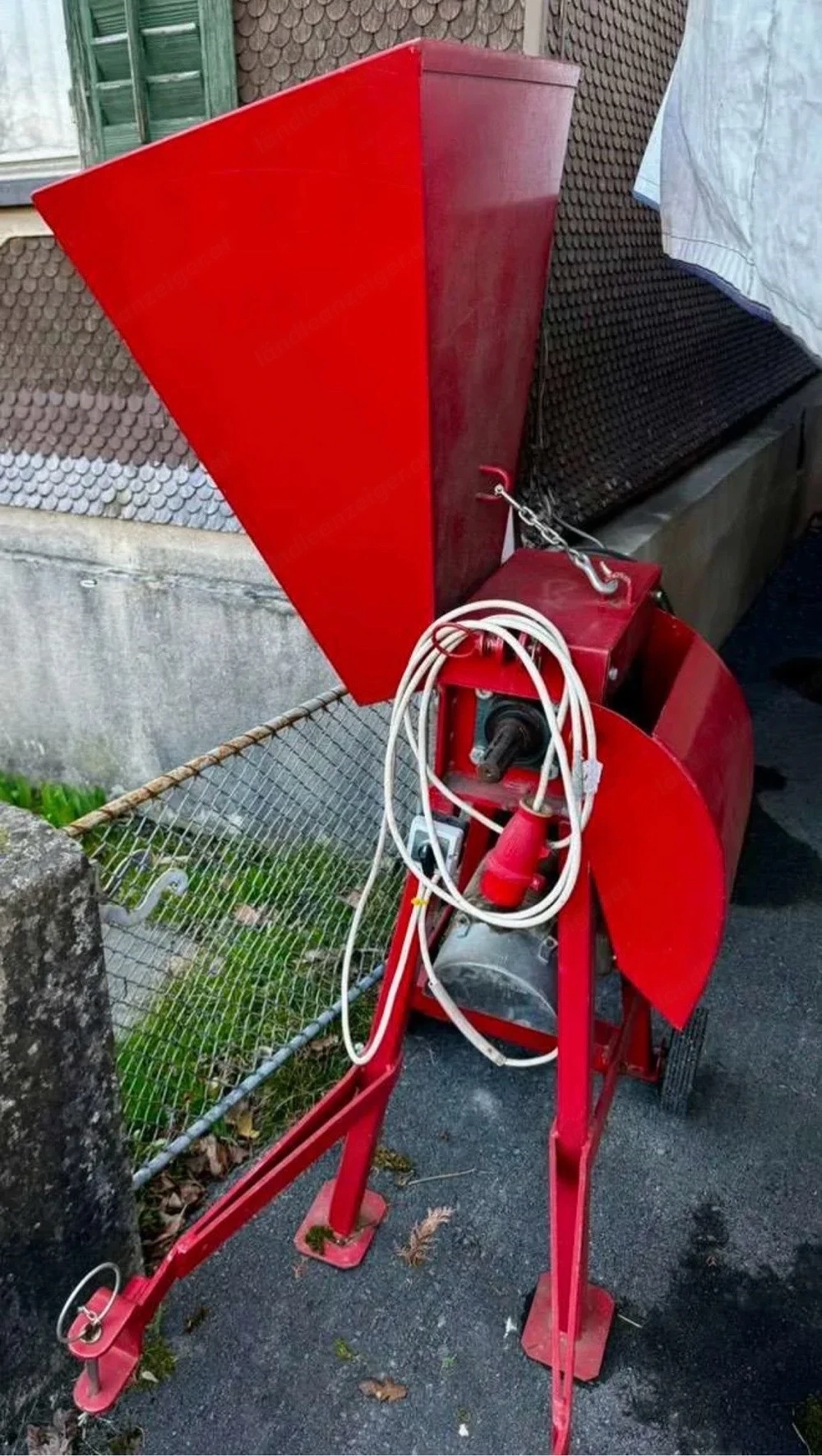 Häcksler mit Zapfwellenantrieb und  oder Starkstrom