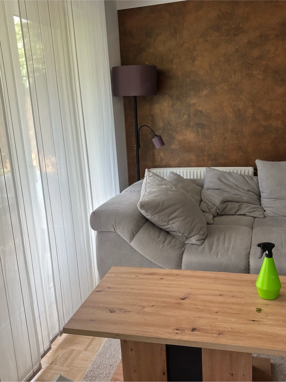 Stehlampe.