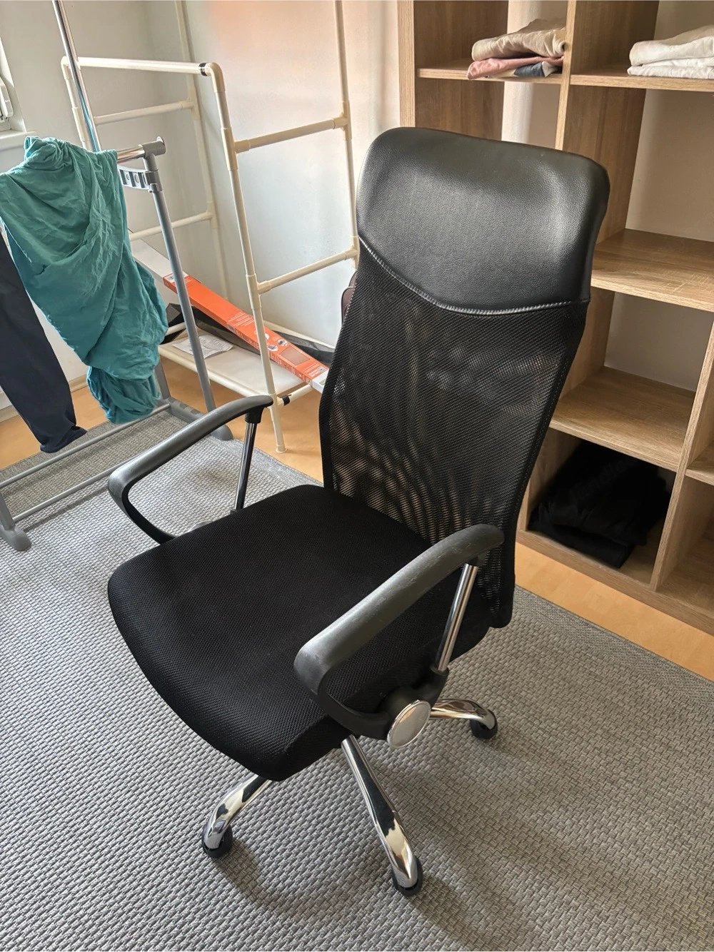 Bürostuhl!