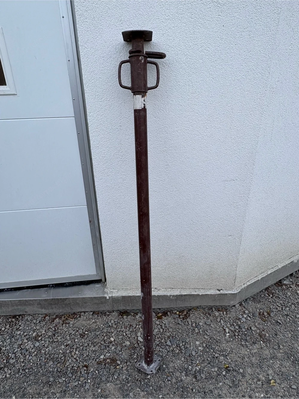 Stahl Baustütze zu verschenken