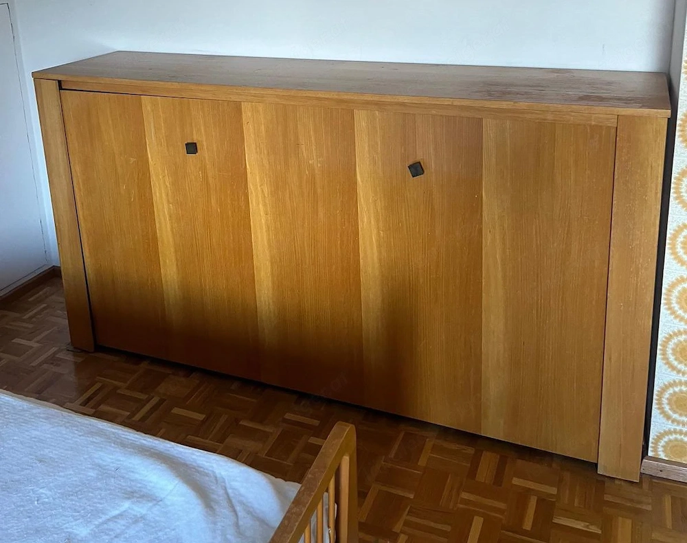 2 Klappbetten zu verschenken
