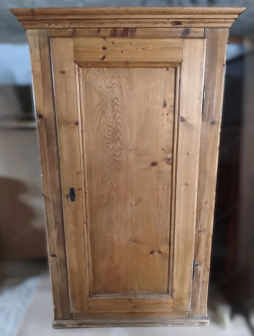 Bauernschrank antik eintürig