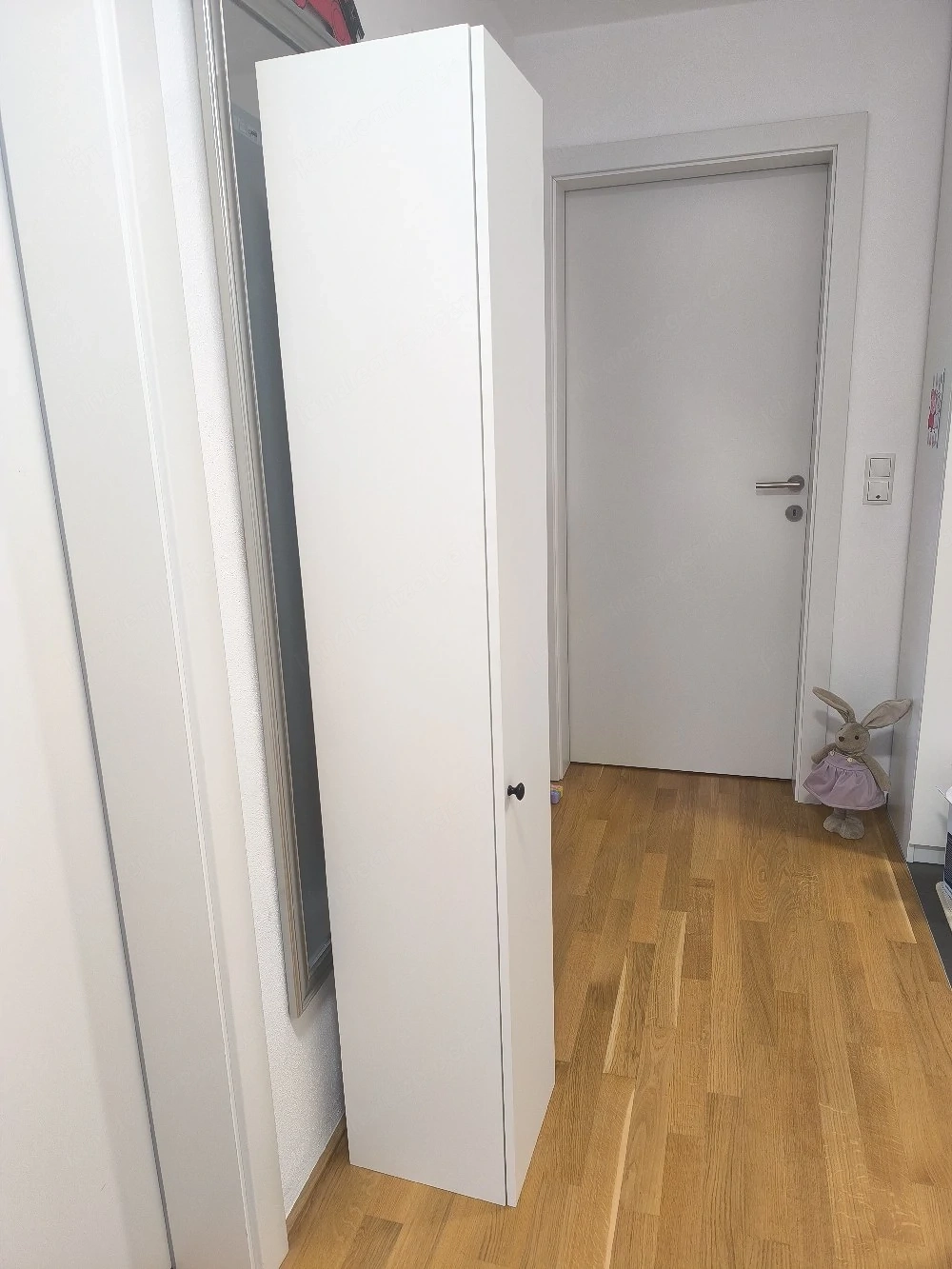 Hochschrank mit Tür