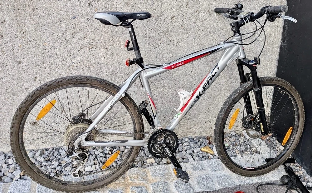 silbernes X-Fact XT-Race Mountainbike 26 Zoll