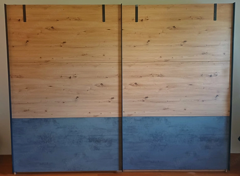 Schwebetürenschrank Kleiderkasten
