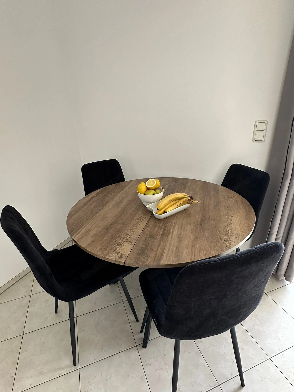 Esstisch mit 4 Stühlen