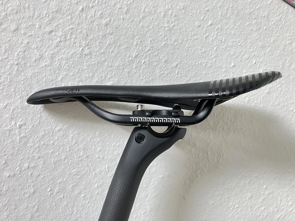 Sattel MTB Rennrad aus Carbon  NEU