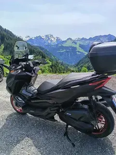 Honda forza 125 special edition 