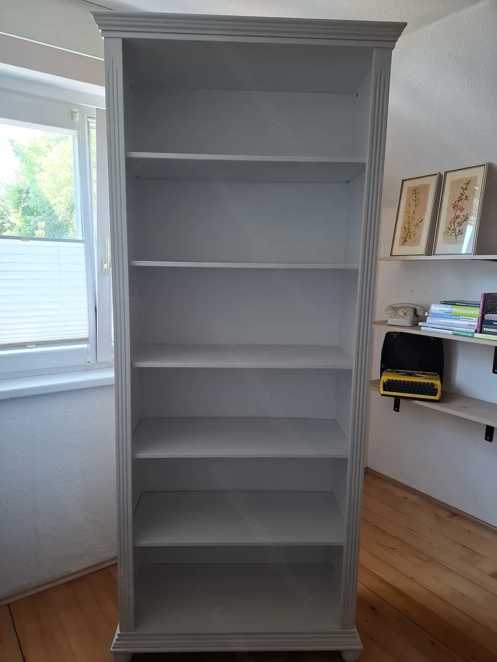 Bücherregal zu verkaufen